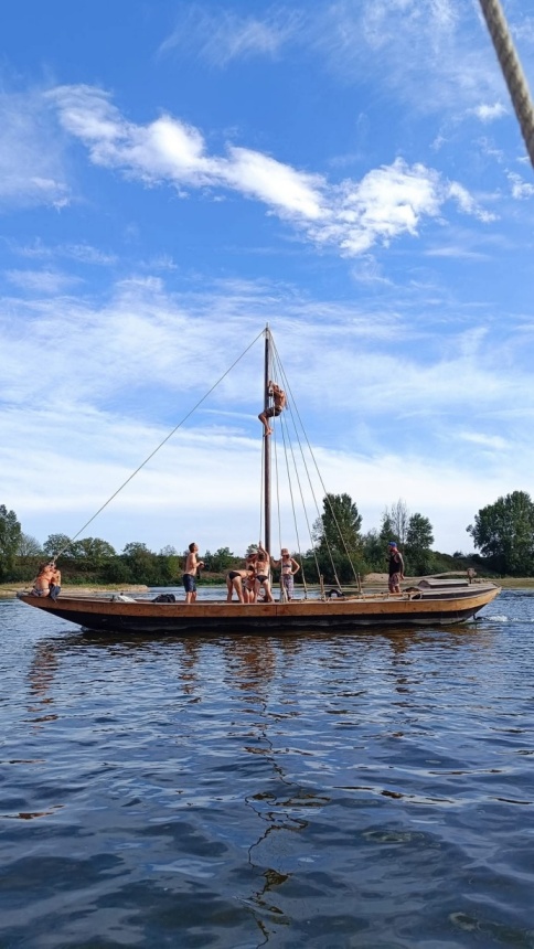 bateau traditionnel à voile